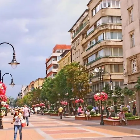 Center 5 Апартамент *