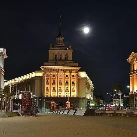 Center 5 Апартамент София