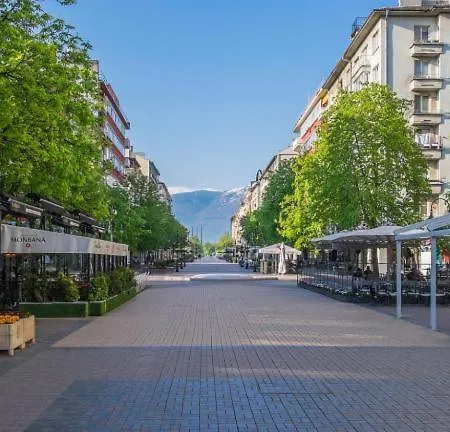 Center 5 * Σόφια