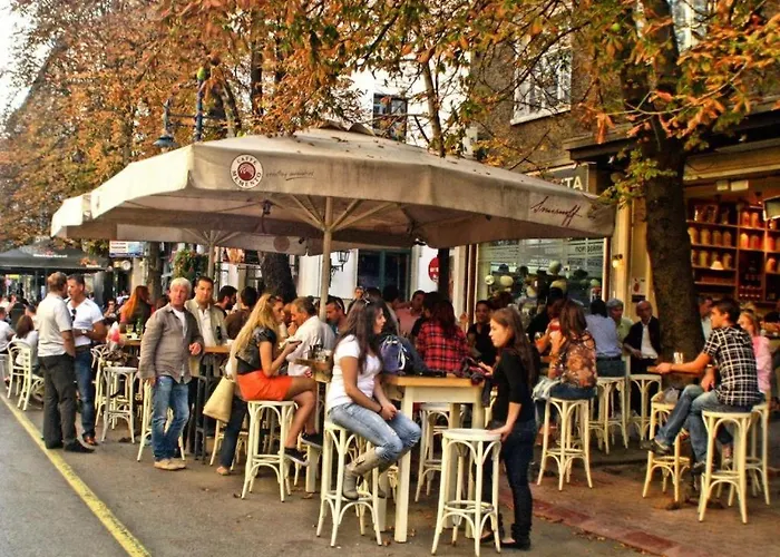 アパート Center 5 *