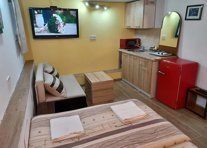 アパート Center 5 *