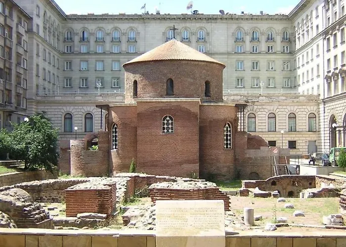 Center 5 * ソフィア